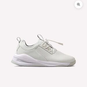 Clove WOMENS CLASSIC
BRILLIANT WHITE sneaker size 9.5